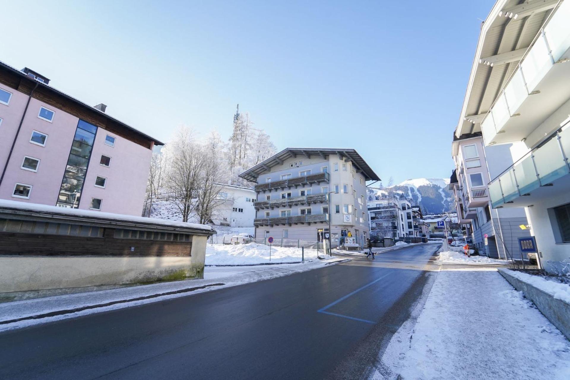 Schlafgut Kuessler - 70M Vom City Express Zell am See Esterno foto